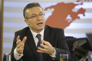 Fost ministru de Externe: PSD pare incapabil să se gestioneze în interior şi în acelaşi timp să conducă ţara