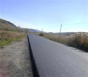 Au fost finalizate lucrările de asfaltare pe drumul județean Gârbău – Aghireș