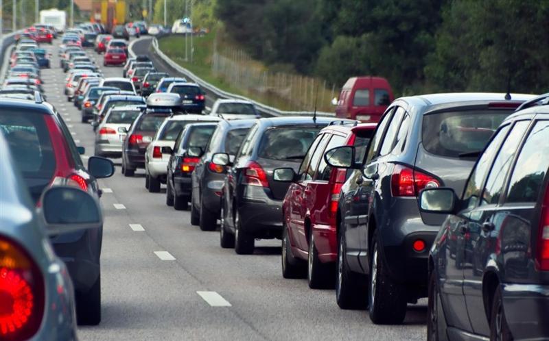 Propunere legislativă pentru fluidizarea traficului: viteze mai mari în localități