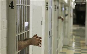 Condamnaţii, 20 de zile de închisoare mai puțin pentru fiecare carte scrisă