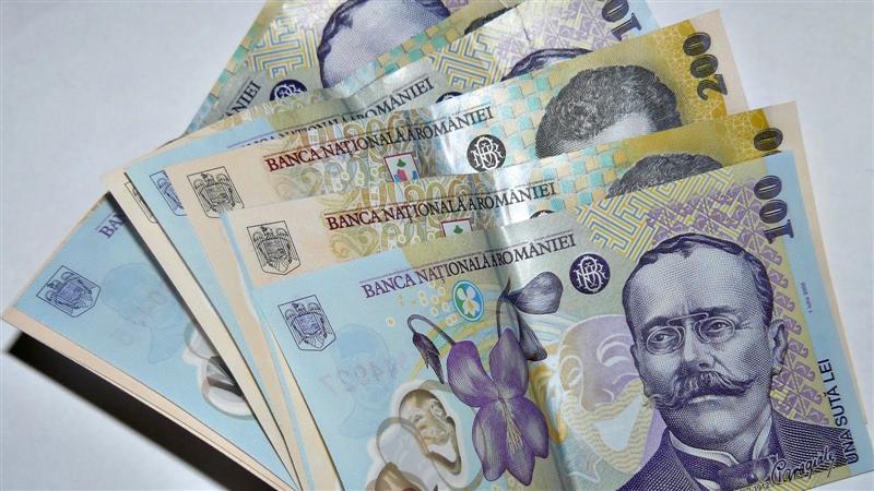 Consumul din import pune presiuni pe inflaţie şi pe deprecierea leului