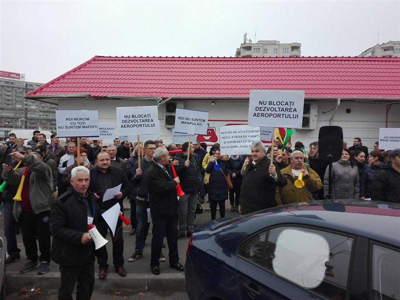 A doua zi de proteste ale sindicaliştilor de la aeroportul Cluj FOTO/VIDEO. Vezi şi mesajul lui Alin Tişe pentru conducerea aeroportului