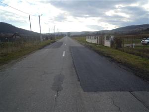 Lucrări de întreţinere pe un sector de drum județean de 42 km