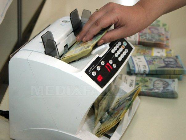 BNR: Tensiunile din economie şi supraîndatorarea populaţiei, riscuri pentru stabilitatea financiară
