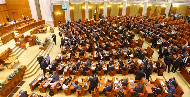 Opoziţia a cerut sistarea şedinţei de plen a Camerei pentru a nu crea tensiuni după decesul regelui Mihai