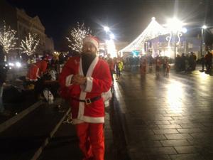 Moș Crăciun și-a alergat renii prin centrul Clujului