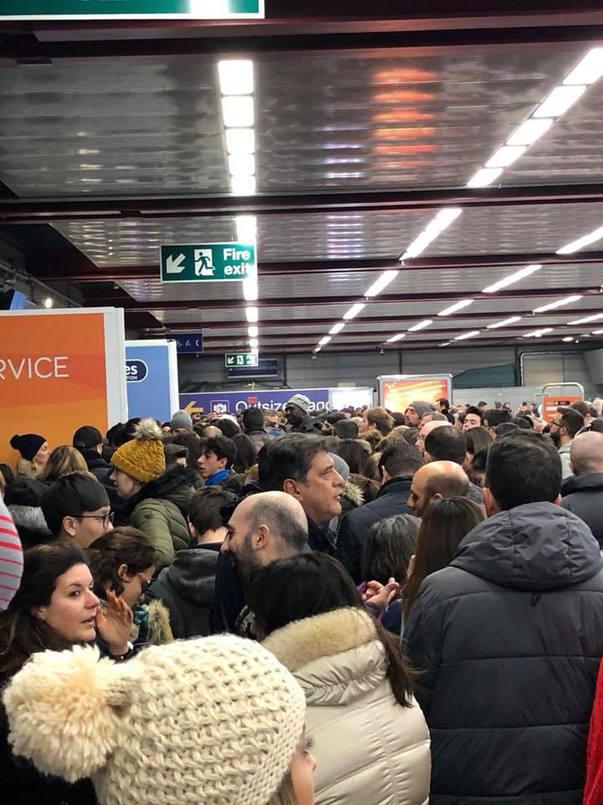 Ping-pong cu clujenii din zborul de Londra. Aeroportul a fost închis