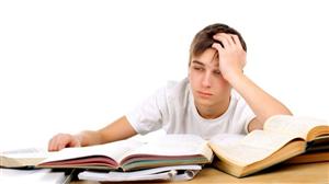 Peste 75% dintre părinţi şi elevi consideră că temele de acasă sunt multe şi obositoare