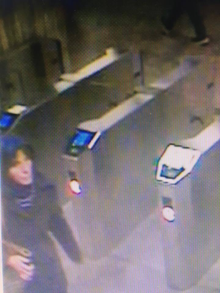 Filmul CRIMEI de la metrou | Cum au avut loc cele două atacuri. Mesajul ŞOCANT scris în palma atacatoarei când a fost găsită