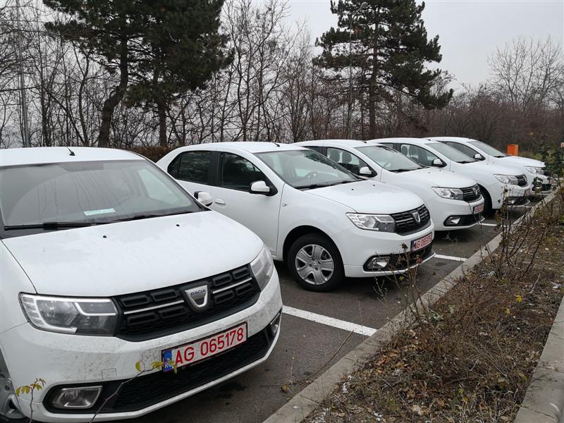 Moş Crăciun le-a adus maşini noi poliţiştilor din Cluj 
