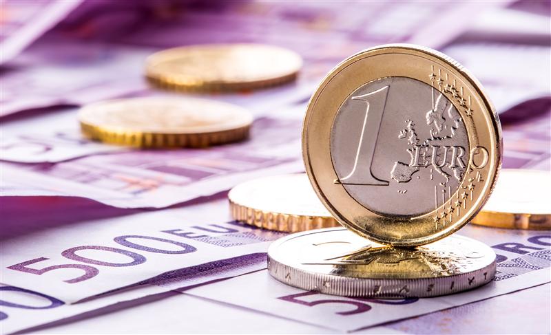 Euro, la cel mai mare nivel de la începutul lunii decembrie