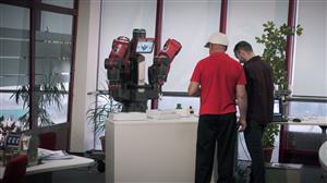 La Cluj se programează roboţi pentru a răspunde provocărilor industriei X.0