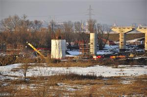 Avans anevoios pe lotul cu structuri majore al Autostrăzii Sebeş-Turda. Când va fi gata FOTO