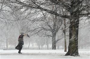 Prognoza meteo pentru weekend | Ploi şi vânt puternic. Unde va ninge