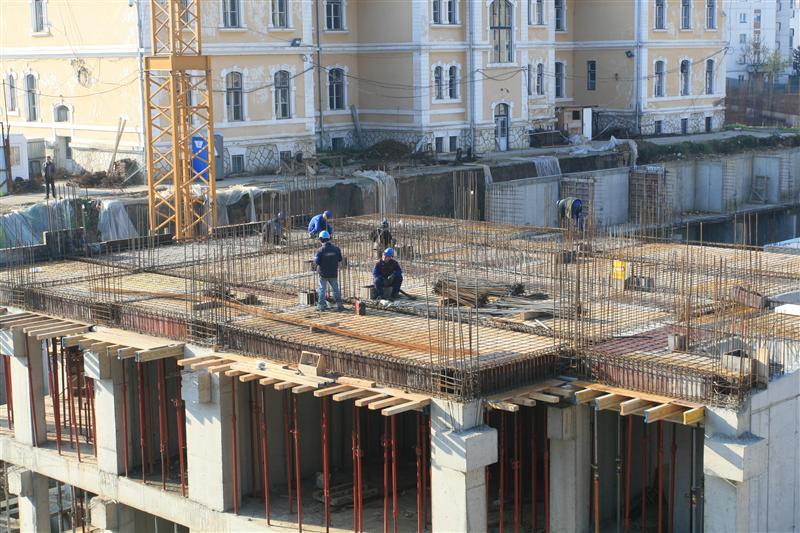 Creştere superficială pe piaţa imobiliară din Cluj. Pretenţiile proprietarilor, cu 25% peste valoarea reală