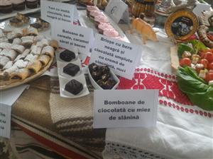 Slană Fest la Cluj. Bomboane de ciocolată cu miez de slănină 