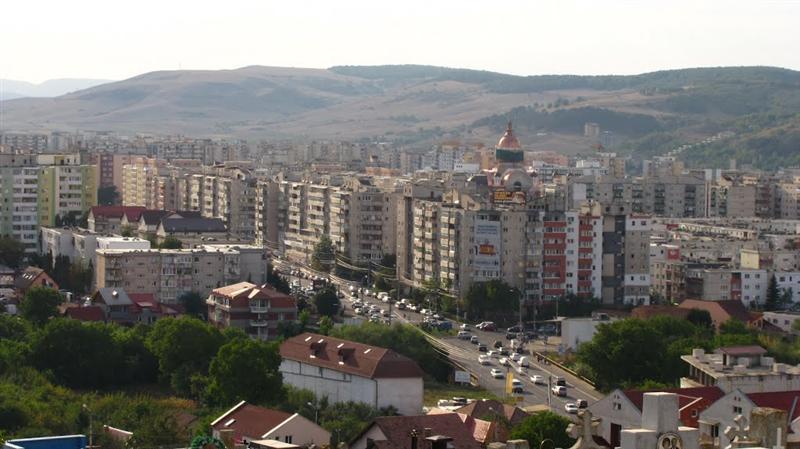 Extremele pieţei rezidenţiale. Clujul e în top cu 1.460 euro/mp, la polul opus preţuri de 3 ori mai mici 
