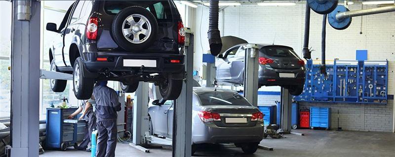 Razie la atelierele auto din Cluj. Amenzi de 18.000 de lei şi trei firme închise 
