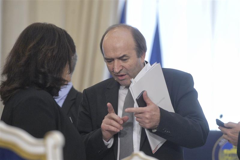 Nouă misiune de evaluare a MCV: Se cer informaţii despre legile Justiţiei