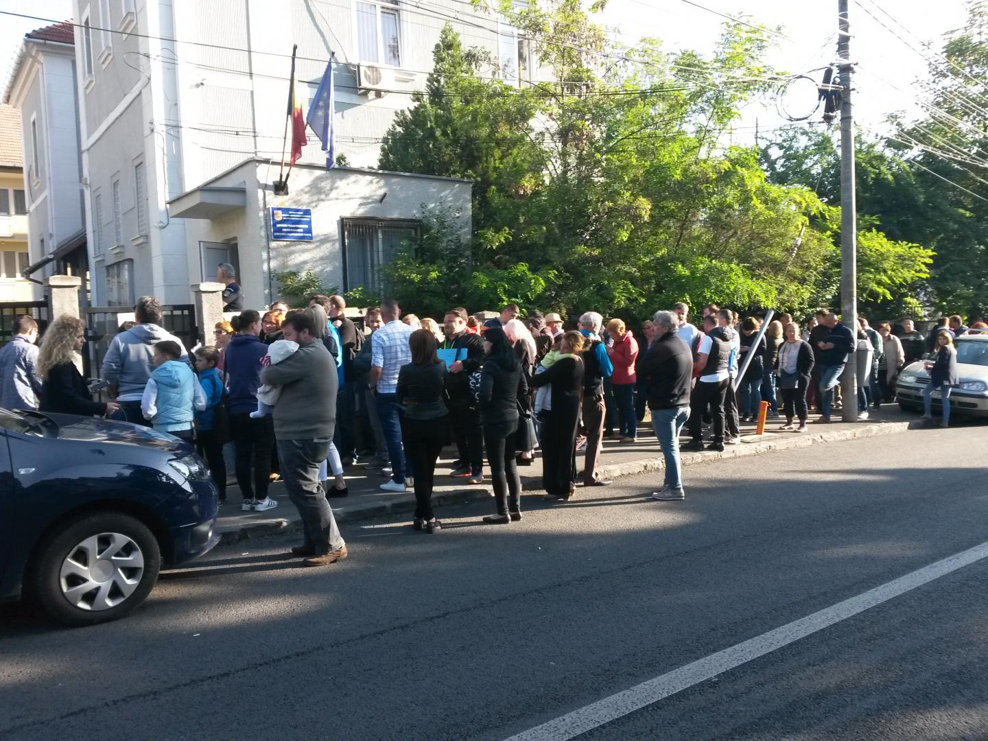 Umiliți la Pașapoarte. Obținerea documentului de călătorie, o tortură pentru clujeni