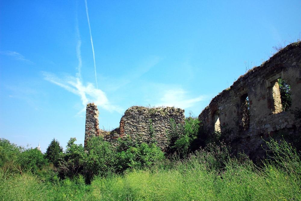 Plimbare de weekend. Trei castele mai puţin cunoscute din Cluj