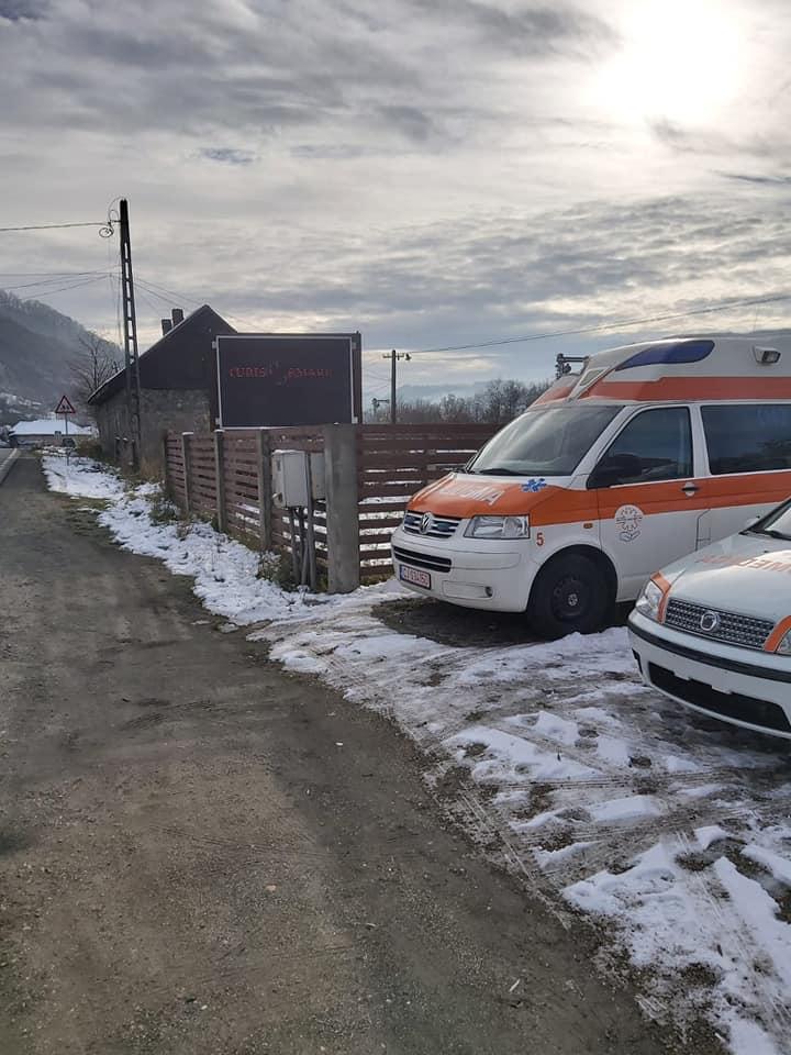 Un hoț din Cluj a furat girofarul unei ambulanțe