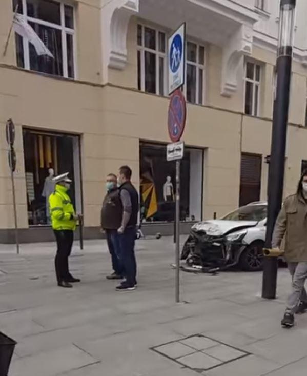 Accident pe Regele Ferdinand. Un taxi a intrat într-un troleibuz