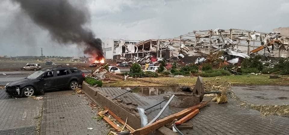 Imagini apocaliptice după tornada din Cehia care a ucis cel puțin cinci persoane