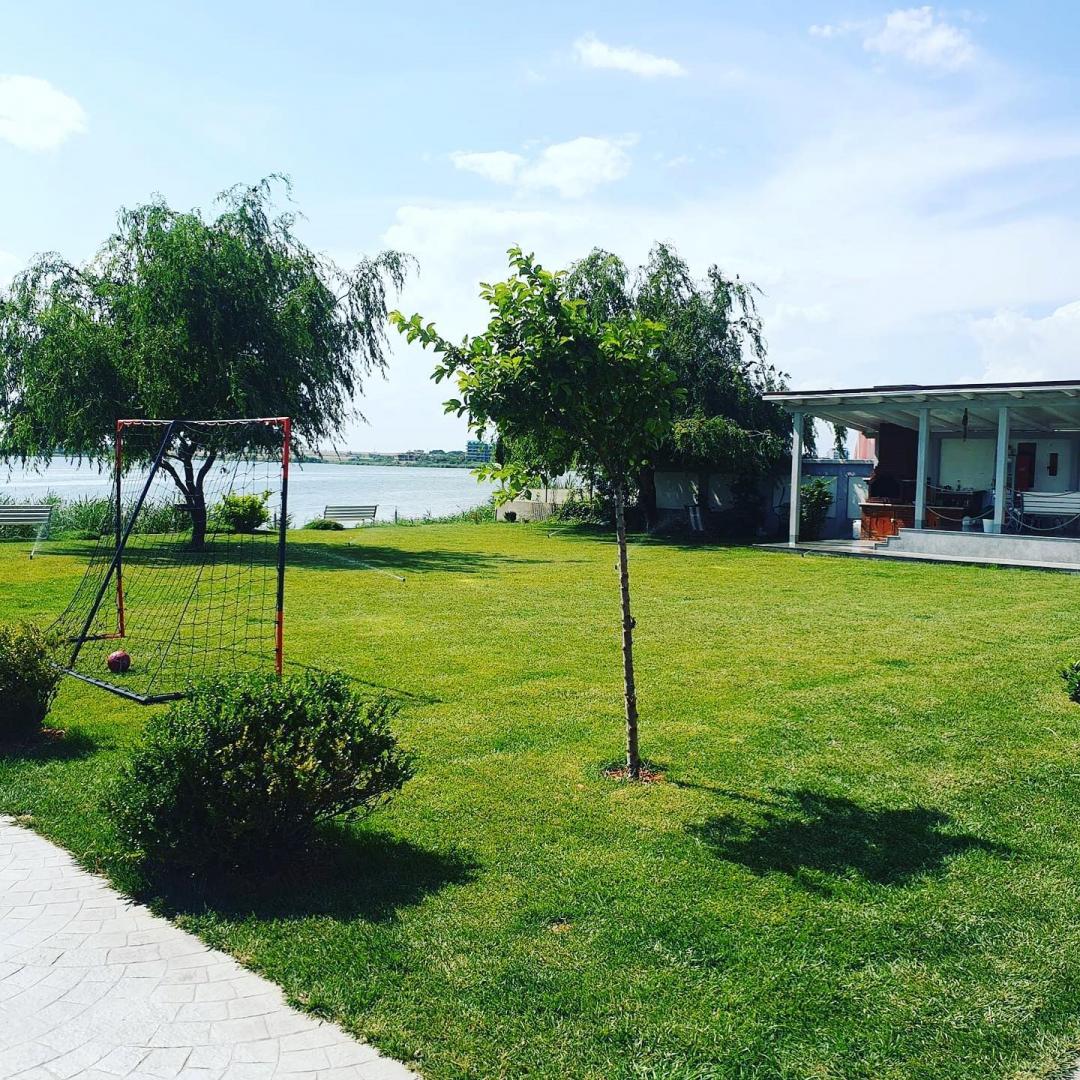 O familie de la Cluj închiriază apartamente în regim hotelier la Mamaia. Vor să dea lovitura prin extinderea la Valea Prahovei și Brașov