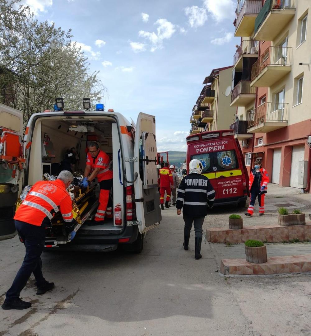 Incendiu puternic într-un bloc din Florești. Intervin pompierii