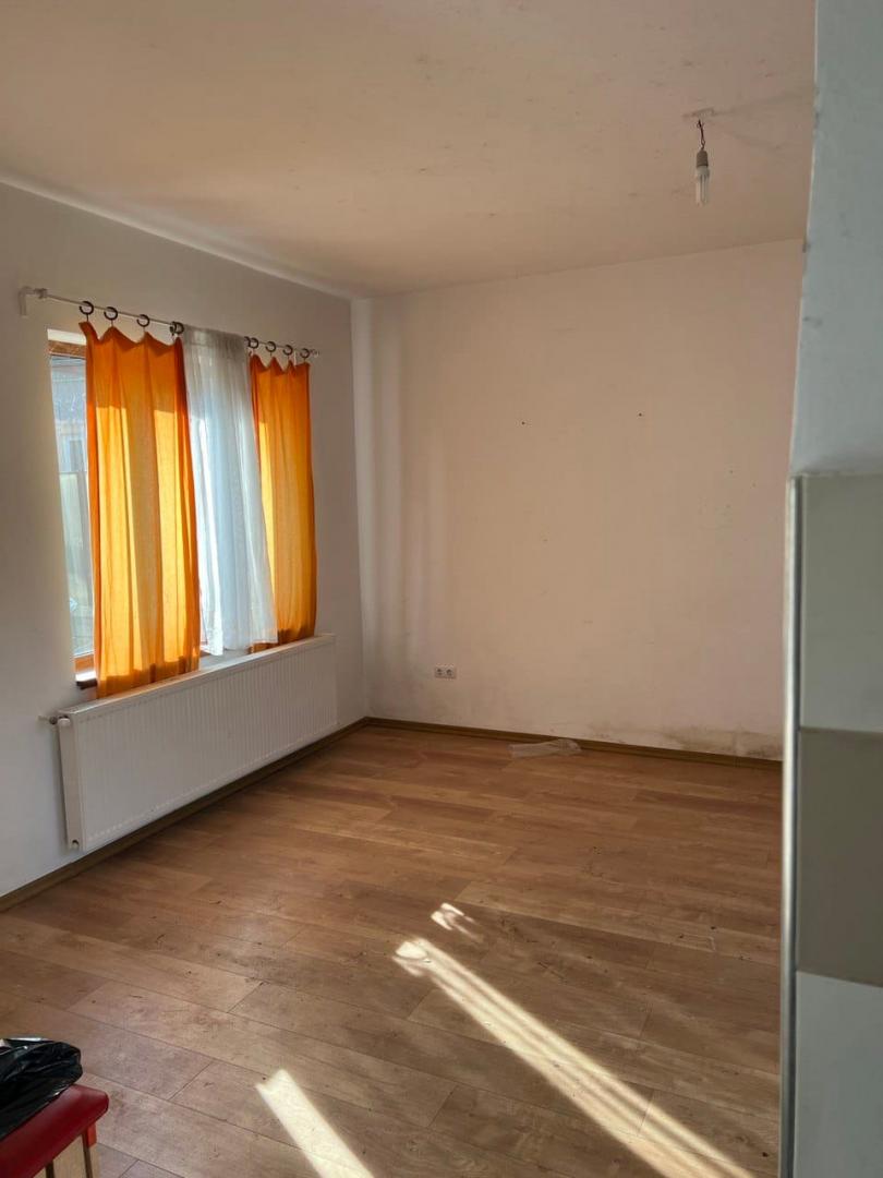 CHIRIE GRATIS în Cluj! O doamnă oferă o casă cu 3 camere timp de 1 an