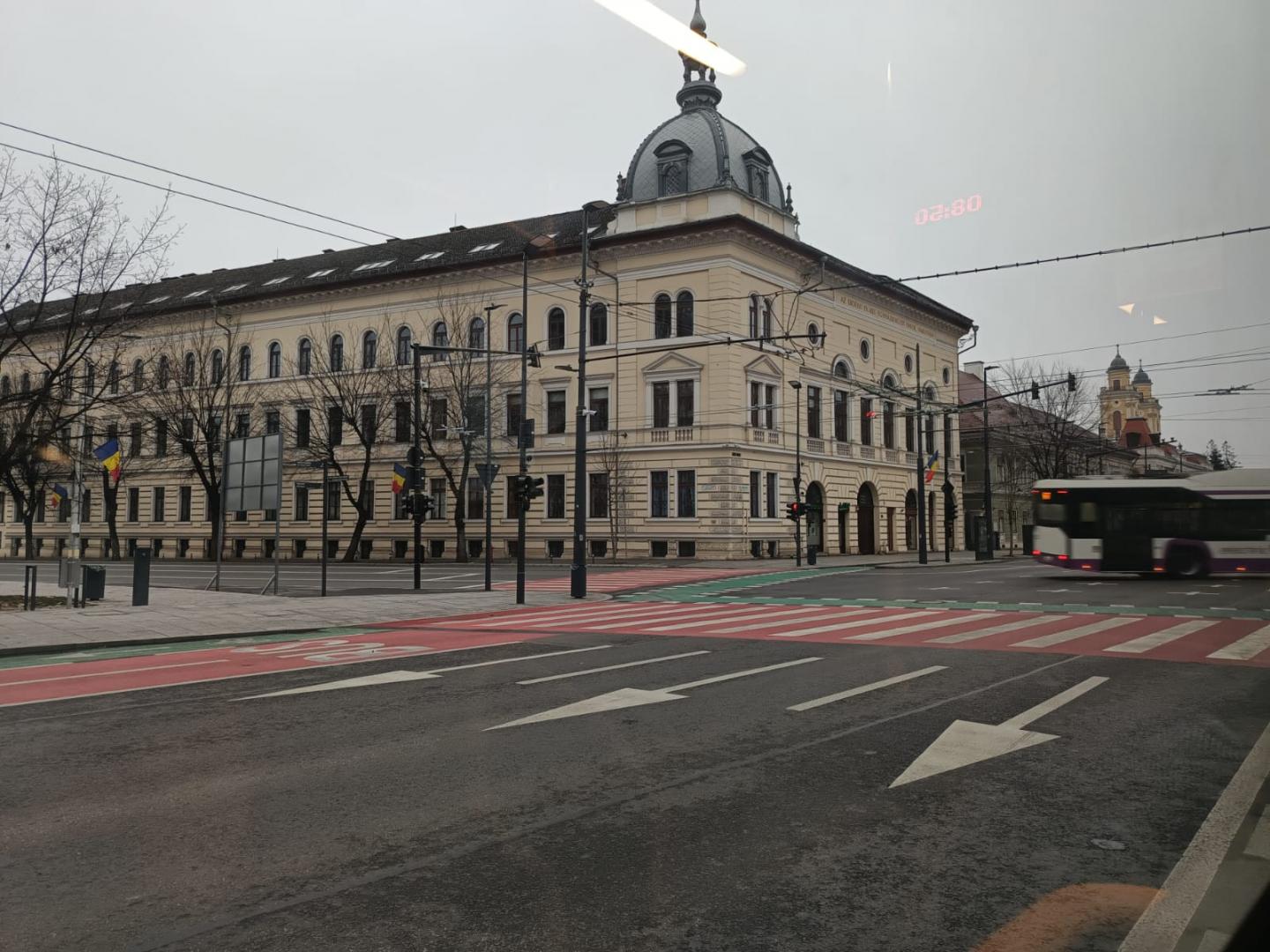 Clujul, așa cum nu l-ai văzut de mult: oameni puțini, străzi pustii și fără mașini