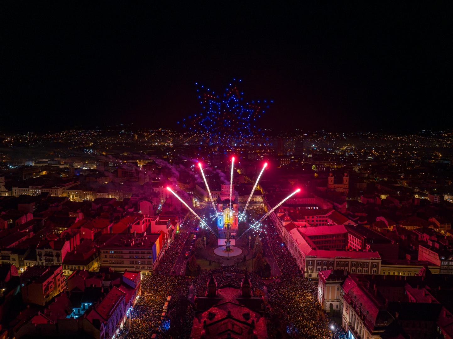 Peste 100.000 de clujeni și turiști au sărbătorit împreună Ziua Națională a României la Cluj-Napoca