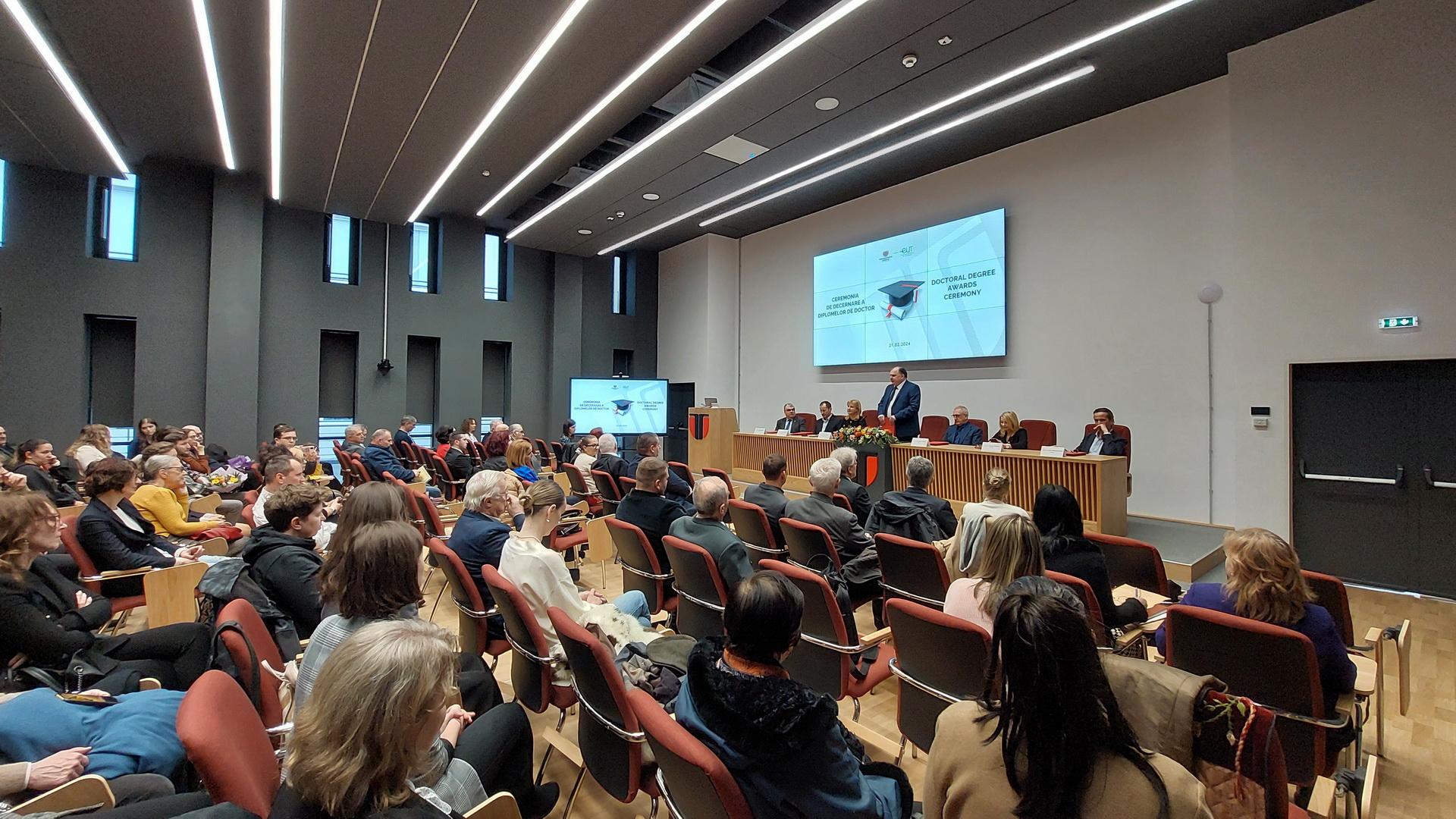 Universitatea Tehnică din Cluj-Napoca celebrează excelența academică. Ceremonia de decernare a Diplomelor de Doctor