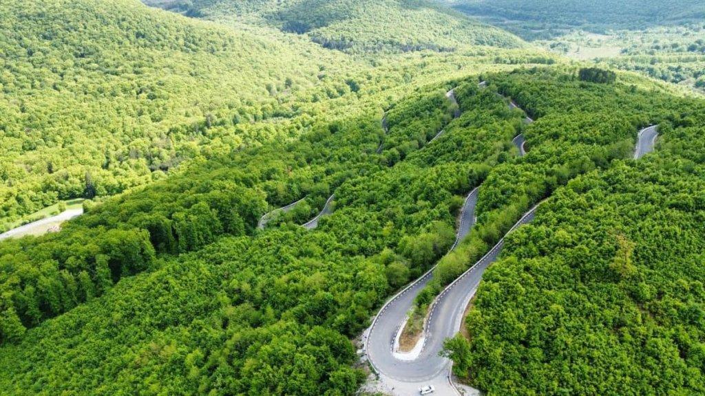 Cum arată Transapuseana, spectaculosul drum montan care străbate Apusenii la peste 1.000 de metri