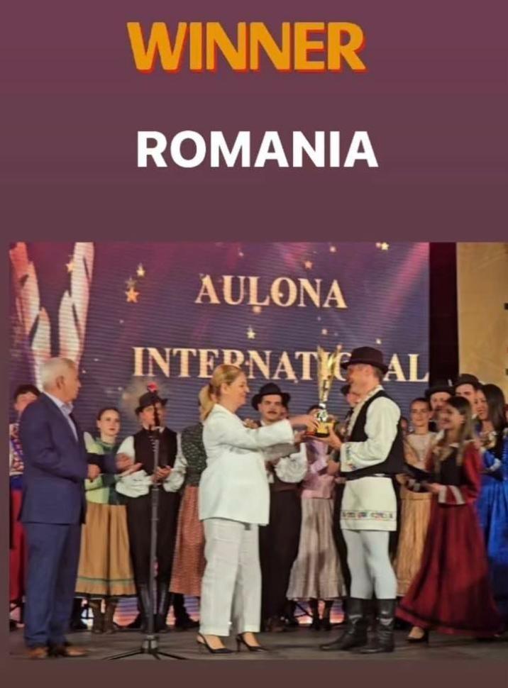 Ansamblul Folcloric „Românașul” al UTCN a câștigat Trofeul Festivalului Aulona Inter Folk Festival, Albania