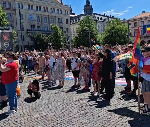 Începe parada Cluj Pride 2024! Marșul pleacă din Piața Unirii
