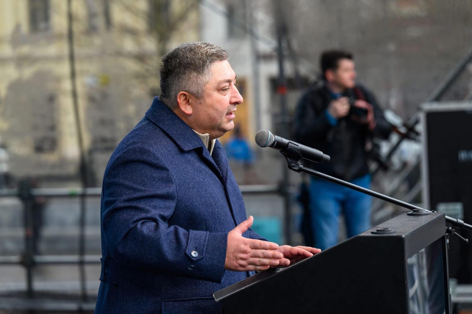 Alin Tișe cere ca PNL să intre în opoziție și anunță că a venit momentul reformei partidului: "Pe șefii de la București nu îi mai ascultă nimeni&