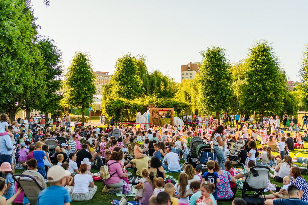 Distracție de vacanță la Iulius Mall Cluj: Planetariu, teatru de păpuși și multe surprize