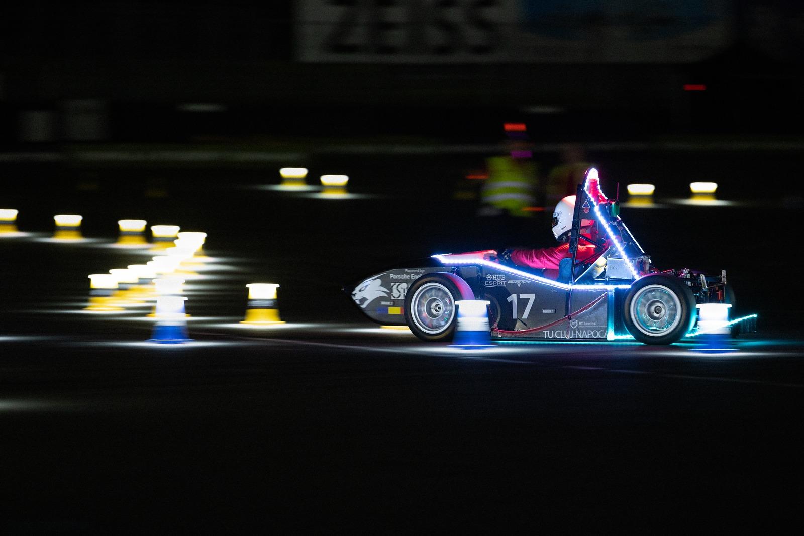 Mașina electrică a studenților de la UTCN, pe faimosul circuit de Formula 1, Hockenheimring, la competiția Formula Student Germania