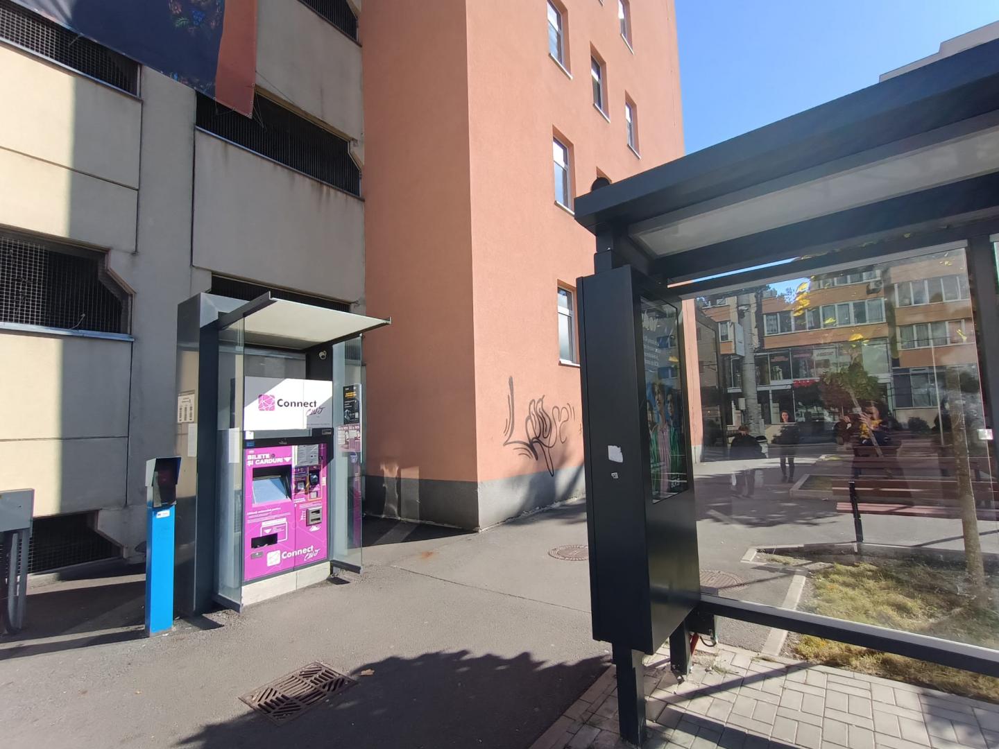 Cică fumatul e interzis în stațiile CTP din Cluj-Napoca. Nici pomeneală, dacă numeri chiștoacele!!!