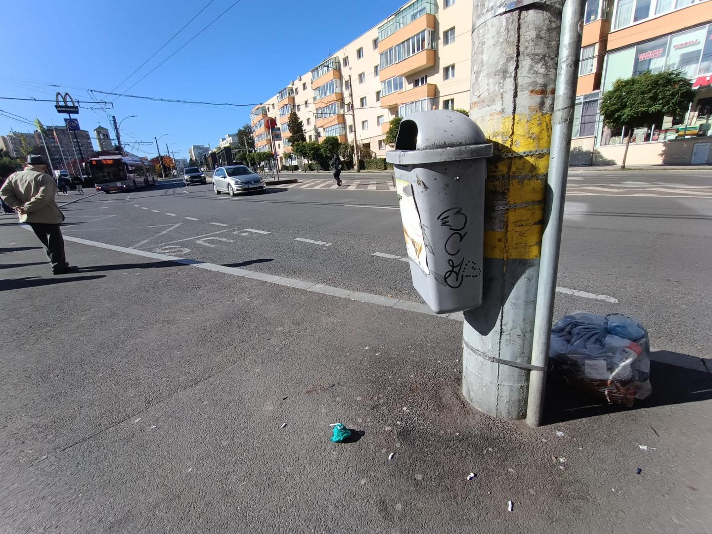 Cică fumatul e interzis în stațiile CTP din Cluj-Napoca. Nici pomeneală, dacă numeri chiștoacele!!!