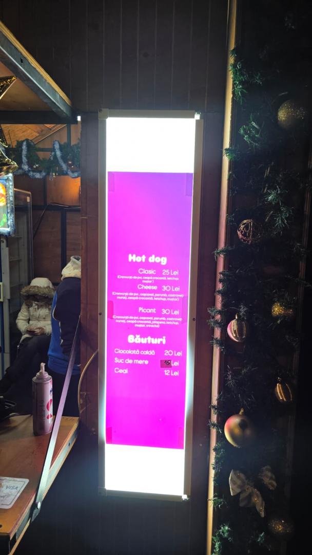 Târgul de Crăciun din Cluj-Napoca 2025. Ce PREȚURI sunt: Cât plătești pentru un vin fiert sau un Kürtős kalács / Programul pentru weekendul 21 - 23 no