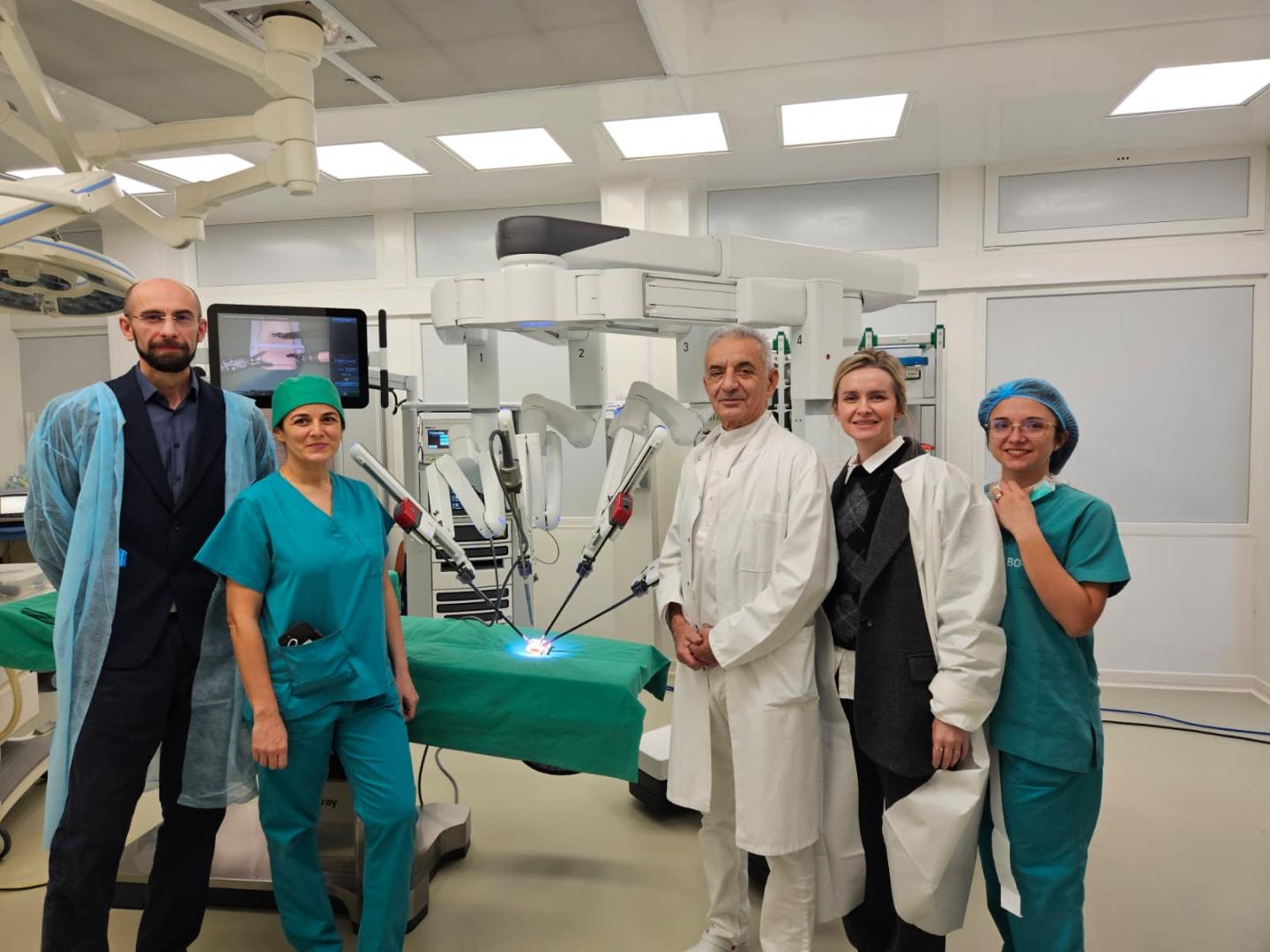 Ministrul Sănătății, vizită la Spitalul Clinic Municipal. A evaluat integrarea robotului DaVinci în activitatea chirurgicală