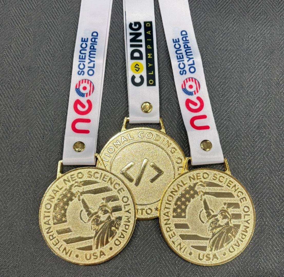 Performanță triplă &icirc;n SUA pentru eleva unui liceu din Cluj-Napoca! S-a &icirc;ntors cu trei medalii de la Olimpiada Internațională NEO Science 2026