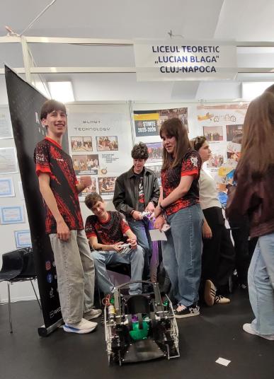Elevii iau cu asalt T&acirc;rgul Educațional din Cluj-Napoca: &bdquo;Am adus toată oferta &icirc;ntr-un loc. Interacțiunea directă face diferența&rdquo;