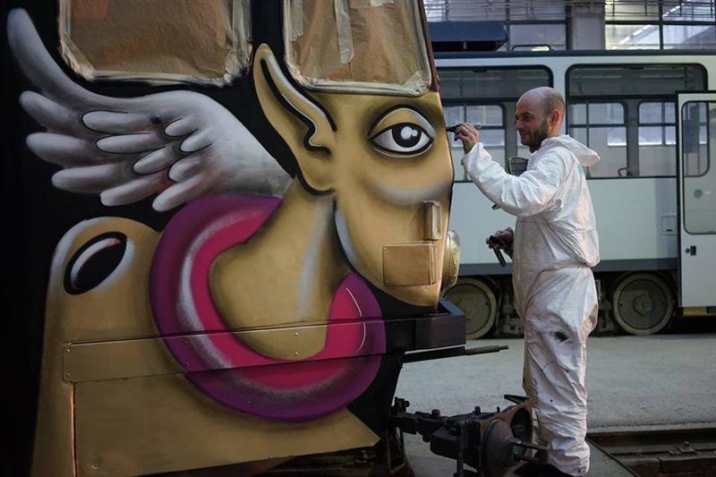 Încă un tramvai pictat pe străzile din Cluj-Napoca