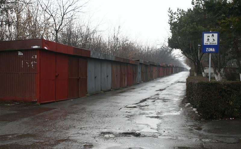 Se demolează primele garaje de cartier din Cluj