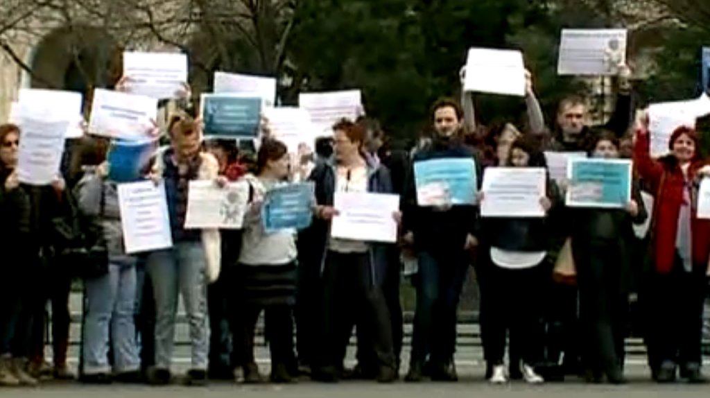 Biologi, chimişti şi biochimişti au protestat în fața Guvernului