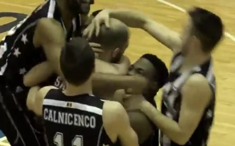 FAZA CAMPIONATULUI. Zeliko Sakic, buzzer beater grandios!